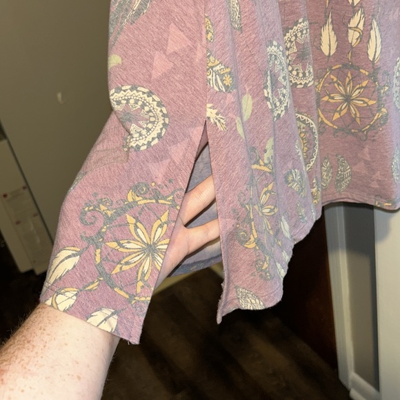 LuLaRoe dreamcatcher top - Picture 3 of 6